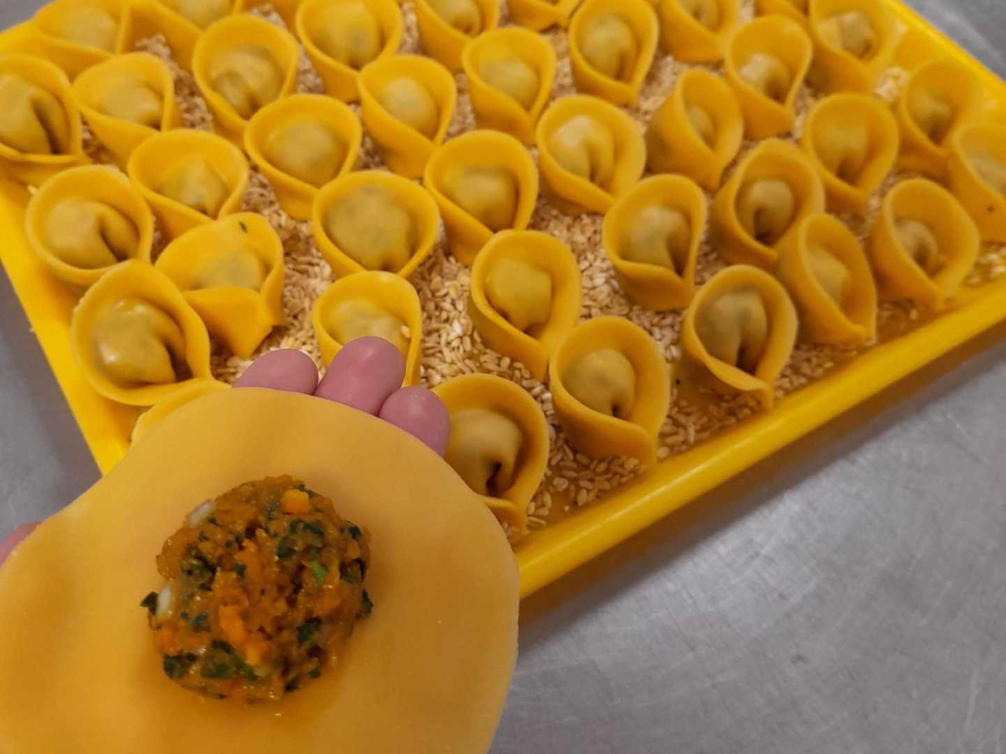 Dessert gourmand présenté par l'équipe de L'Auberge